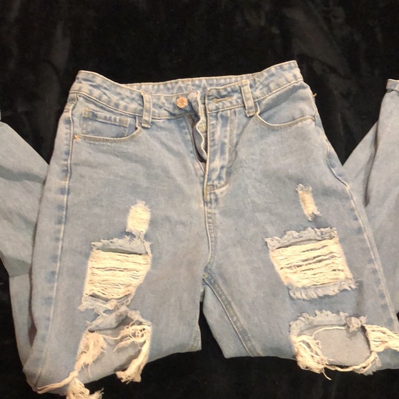 Ripped Jeans - Picture 2 of 4